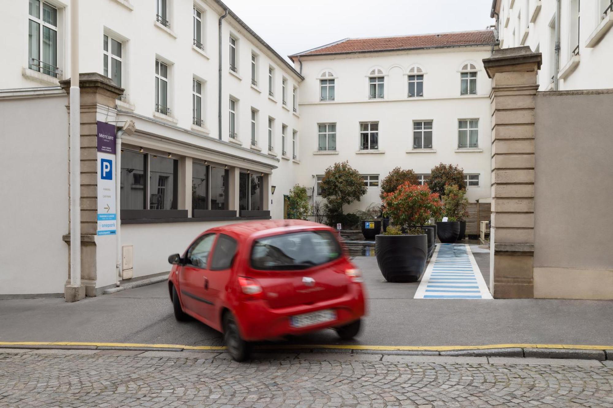 Mercure Nancy Centre Place Stanislas Esterno foto